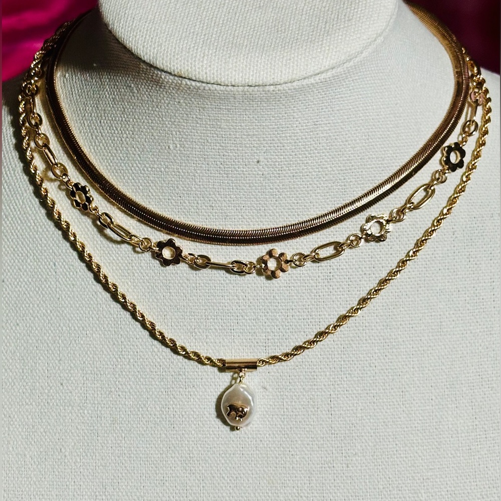 Pretty Young Lady’s Layered Necklace Set